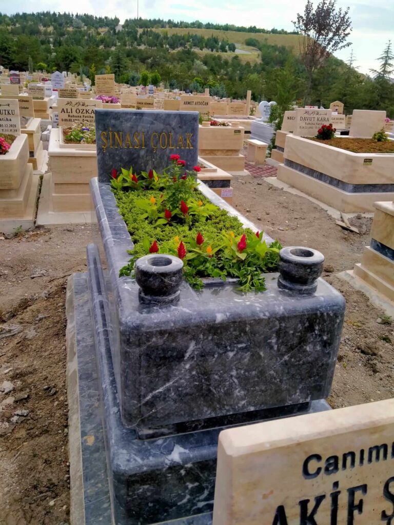 Blok Mezar Cebeci Mezarlığı
