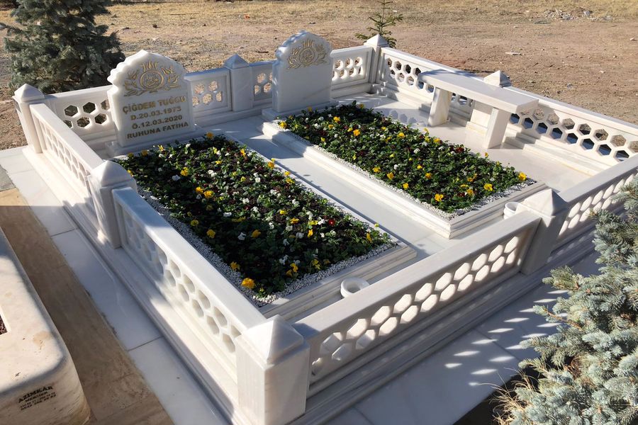 1 900x600 1 - Ankara Mezar Bakımı 3